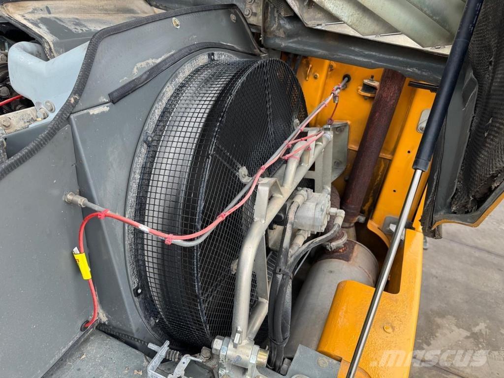 Liebherr A 316 Paleta de manipulare