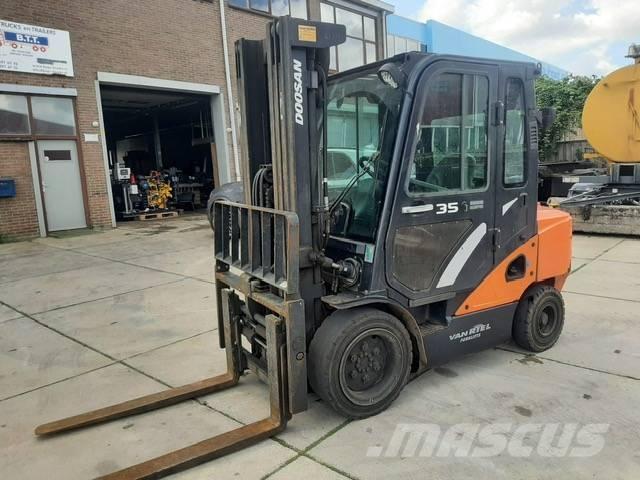 Doosan D 35 C-7 Stivuitor diesel
