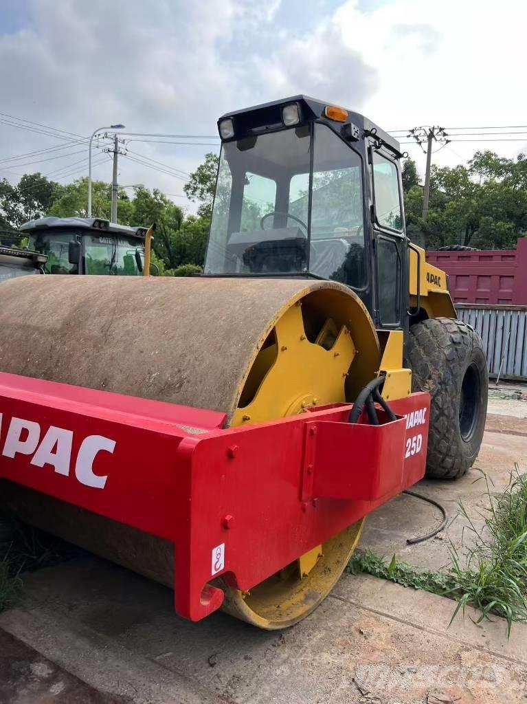 Dynapac CA 25 D Compactoare monocilindrice