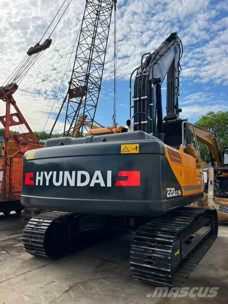 Hyundai R220LC-9S Excavatoare 7t - 12t