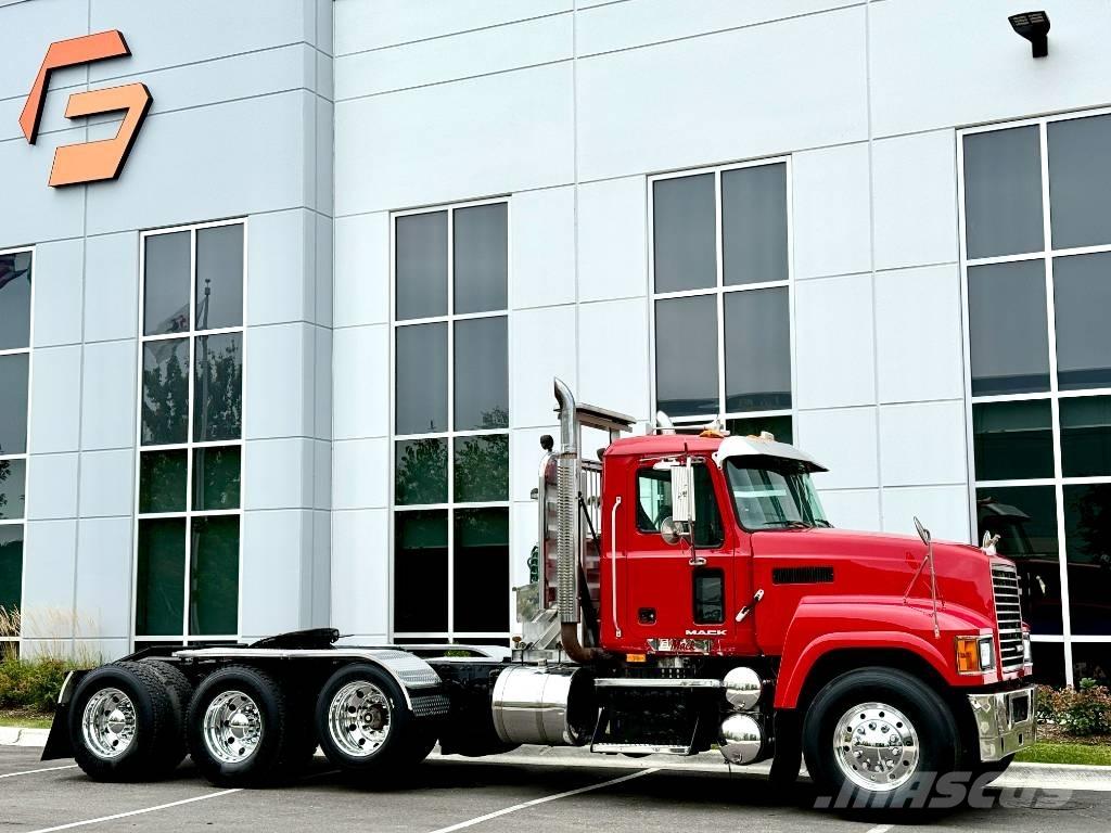 Mack CHU 613 Autotractoare
