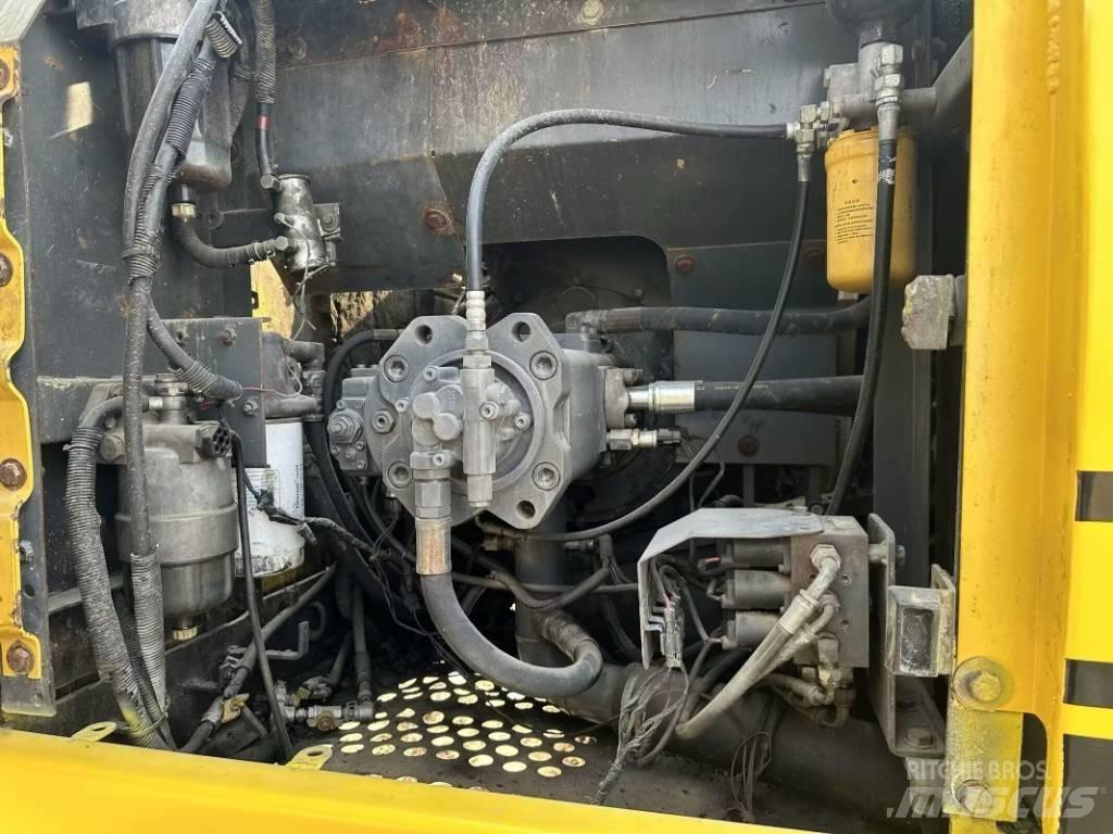 Sumitomo SH200-5 Excavatoare pe șenile
