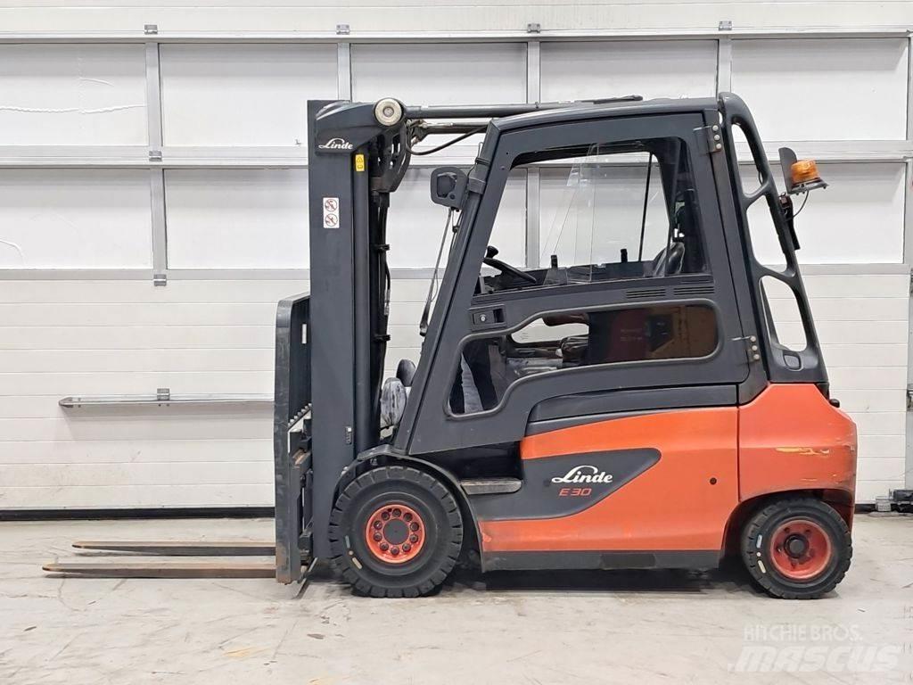 Linde E30-01 Stivuitor electric