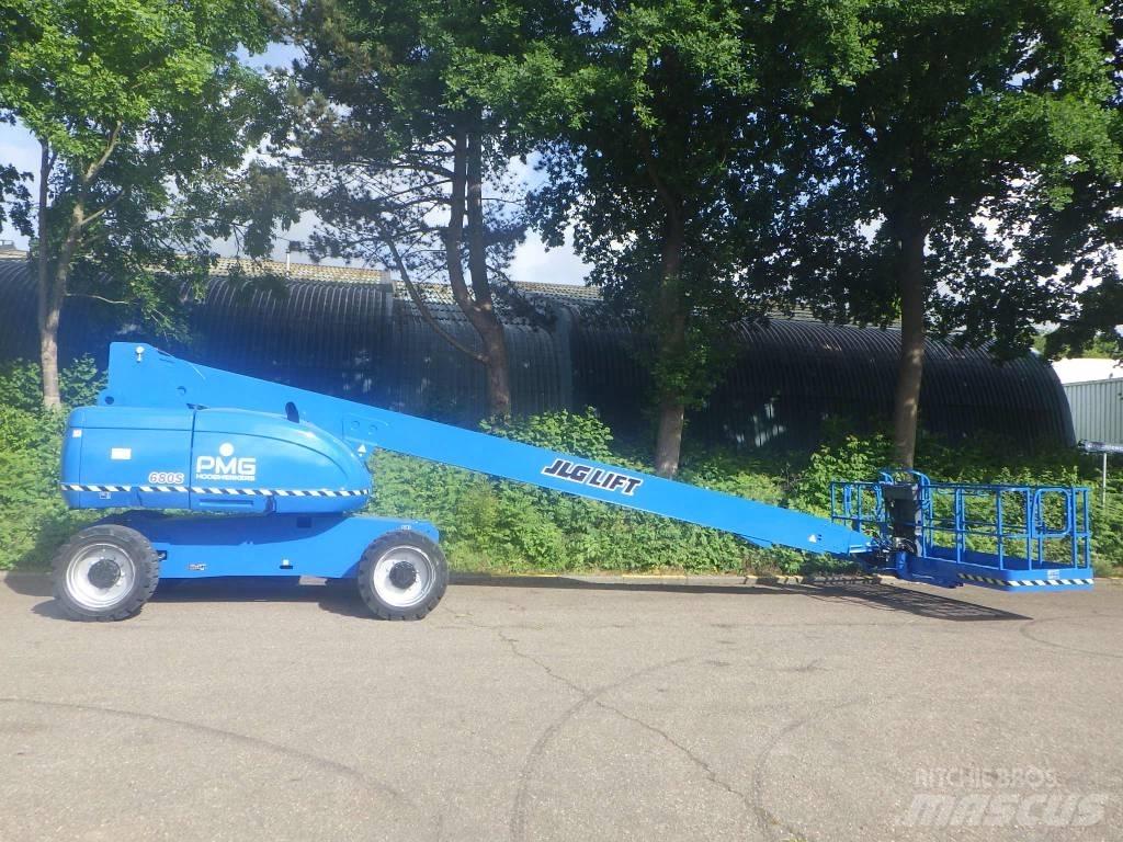 JLG 680S Nacele cu brat telescopic