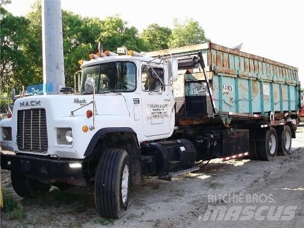 Mack RD 686 S Camion de deseuri