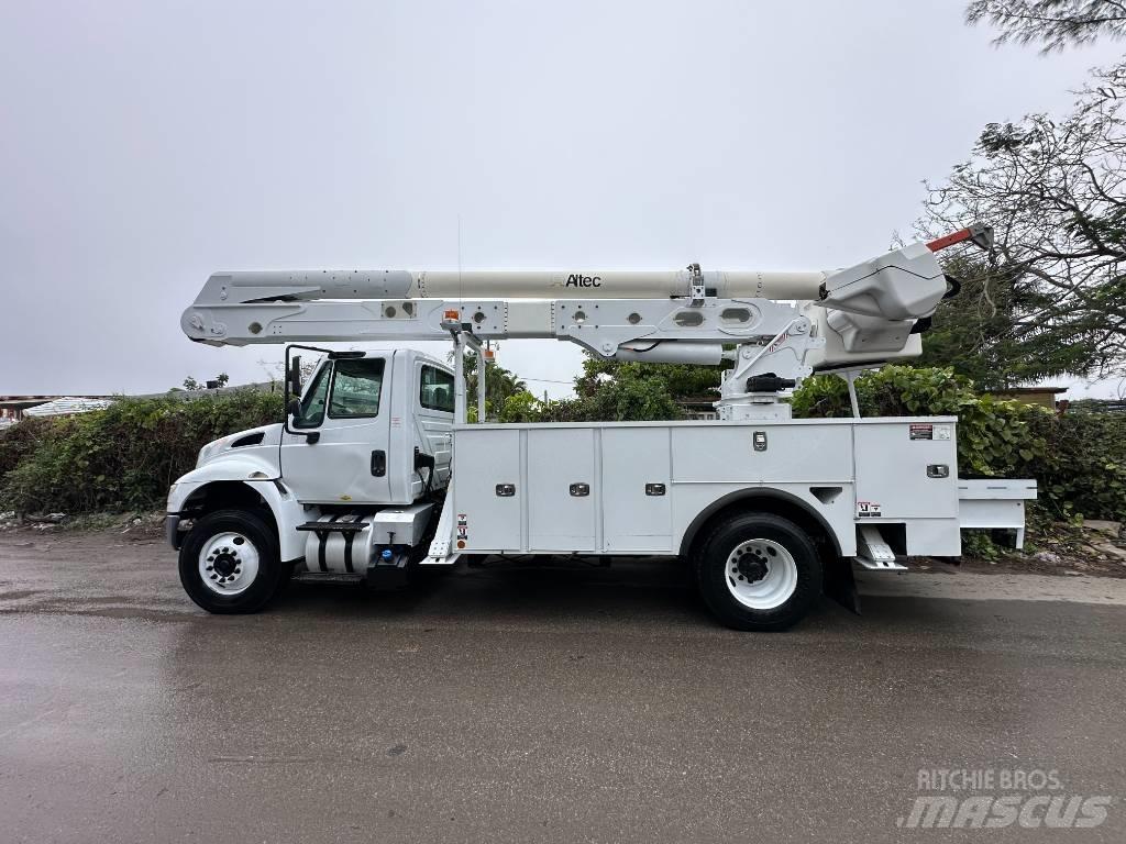 International 4300 Platforme aeriene montate pe camion