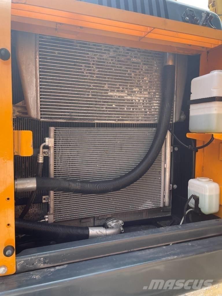 Hyundai 220LC-9S Excavatoare pe șenile
