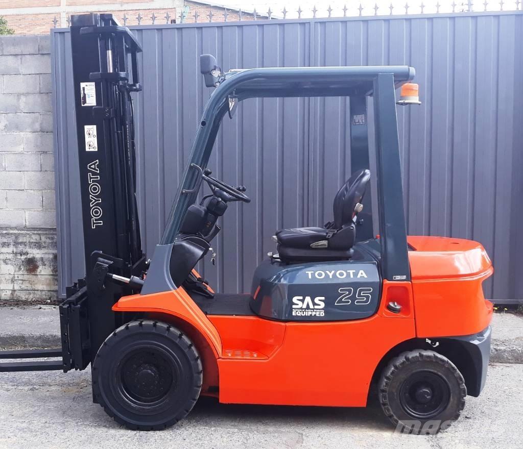Toyota 02 7 FDF 25 Stivuitor diesel