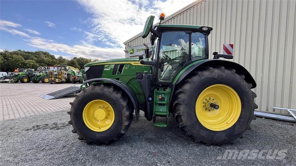 John Deere 6R215 Tractoare