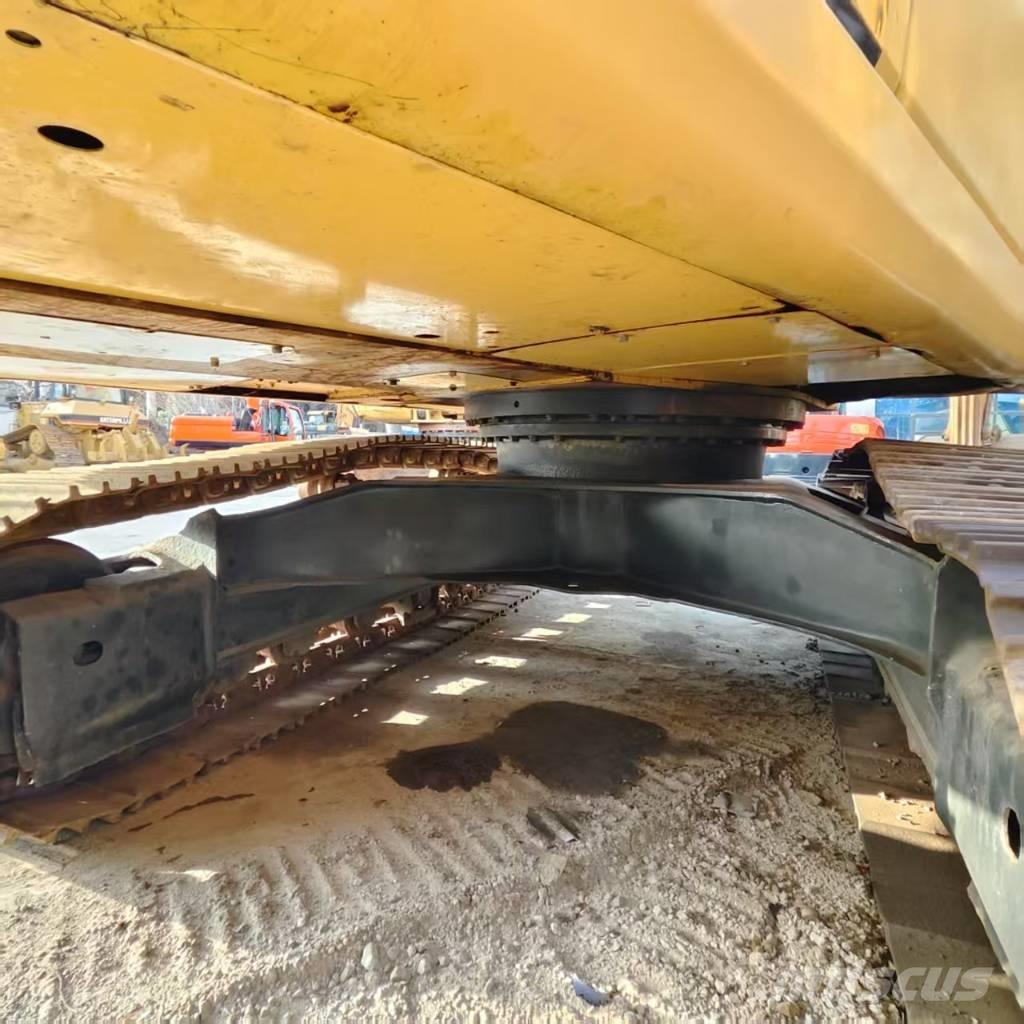 Komatsu PC 200-7 Excavatoare pe șenile
