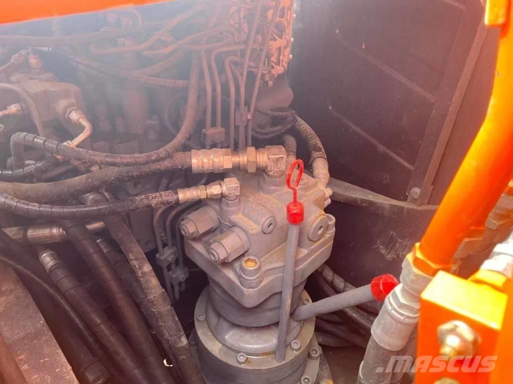 Hitachi 120 Excavatoare pe șenile
