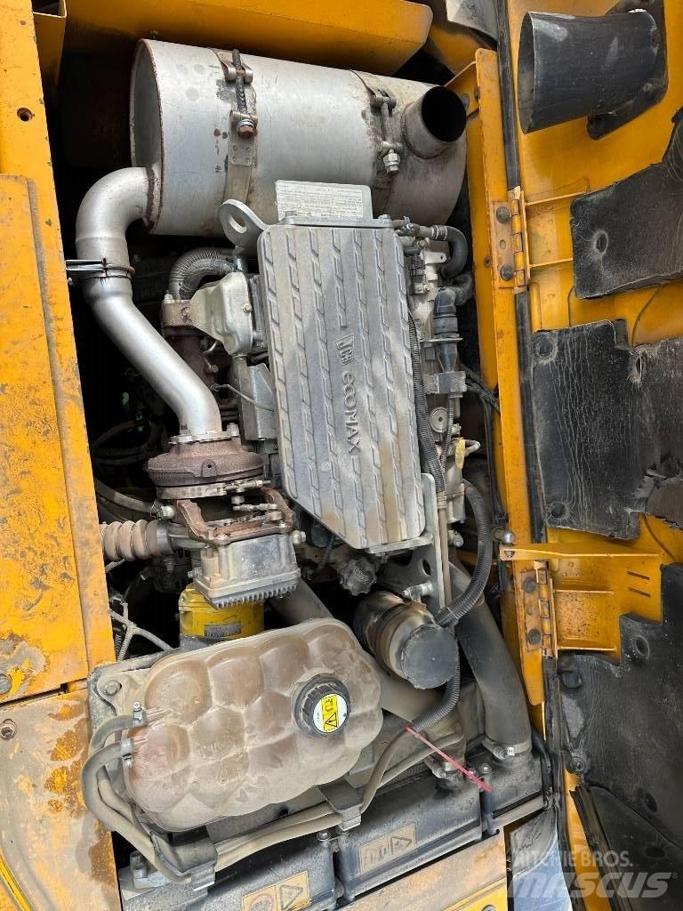 JCB JS 130 LC Excavatoare pe șenile

