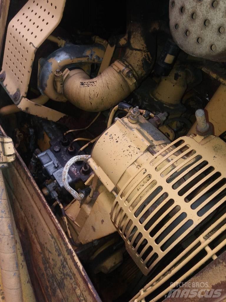 CAT D 4 H Buldozere pe senile