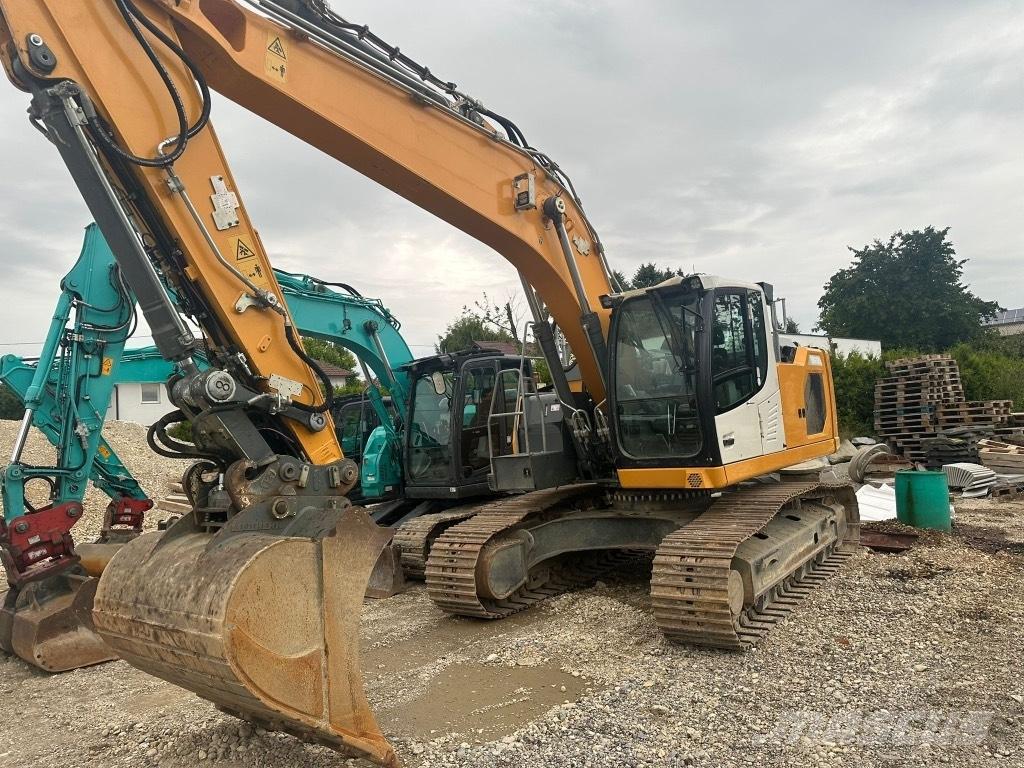 Liebherr R 922 Excavatoare pe șenile
