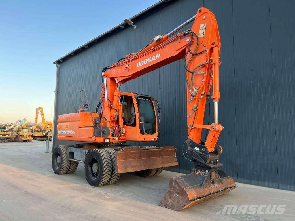 Doosan DX170W Excavatoare cu roti