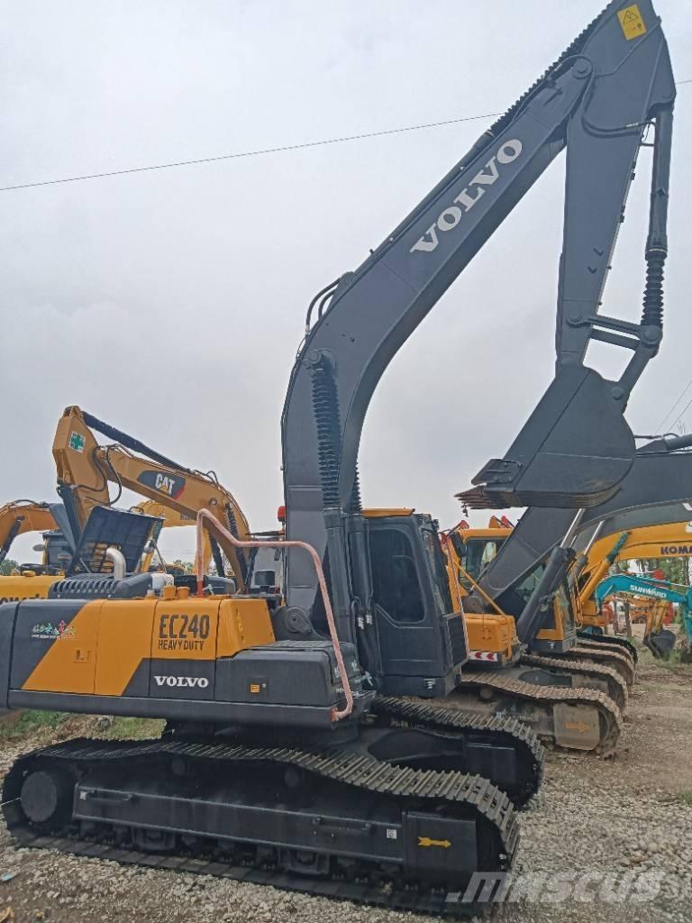 Volvo EC 240 Excavatoare pe șenile
