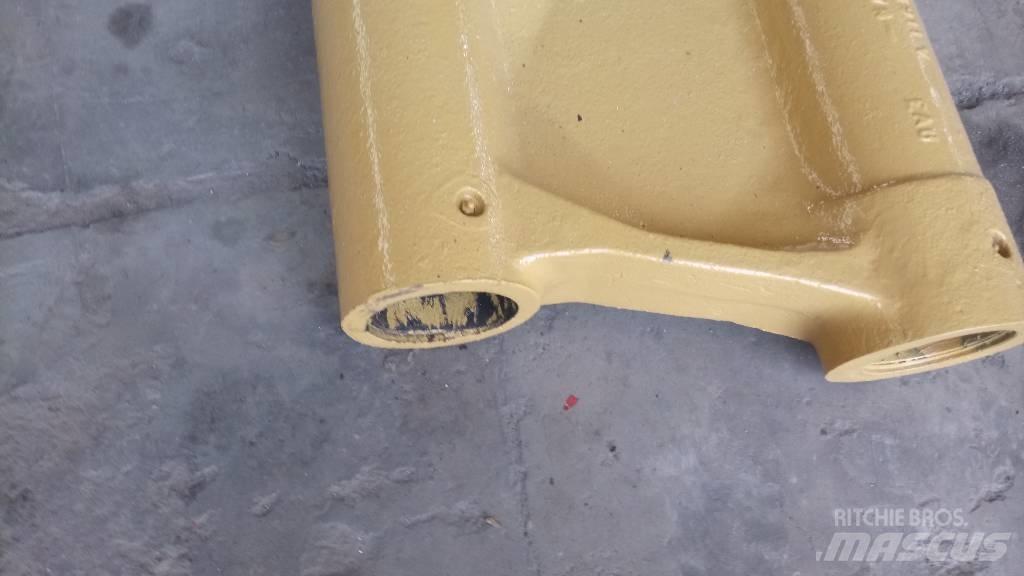 CAT 245 Sasiuri si suspensii
