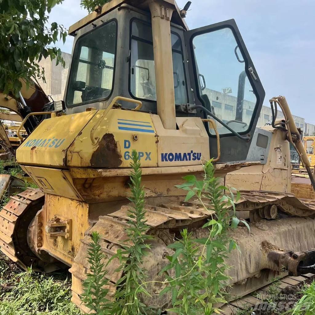 Komatsu D 65 P-12 Buldozere pe senile