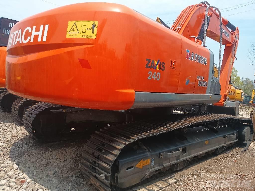Hitachi ZX 240 Excavatoare pe șenile

