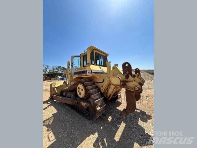 CAT D6H Buldozere pe senile