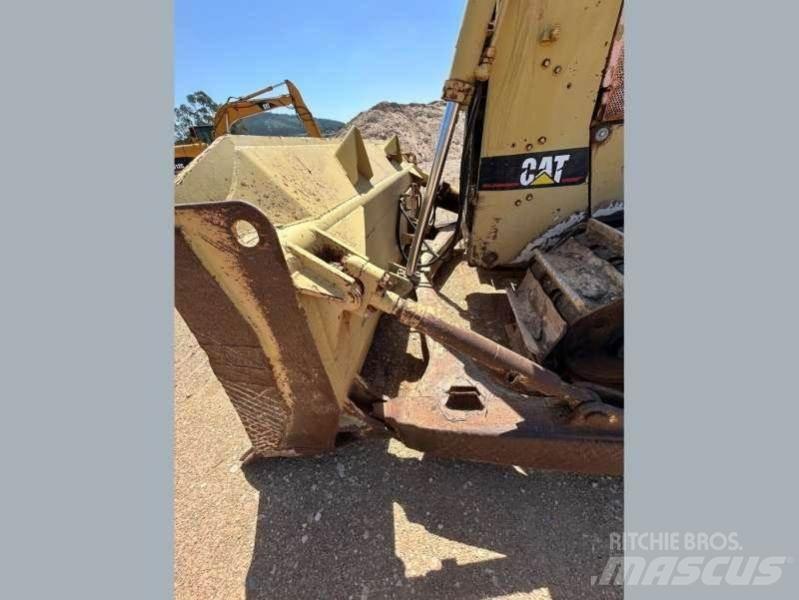 CAT D6H Buldozere pe senile