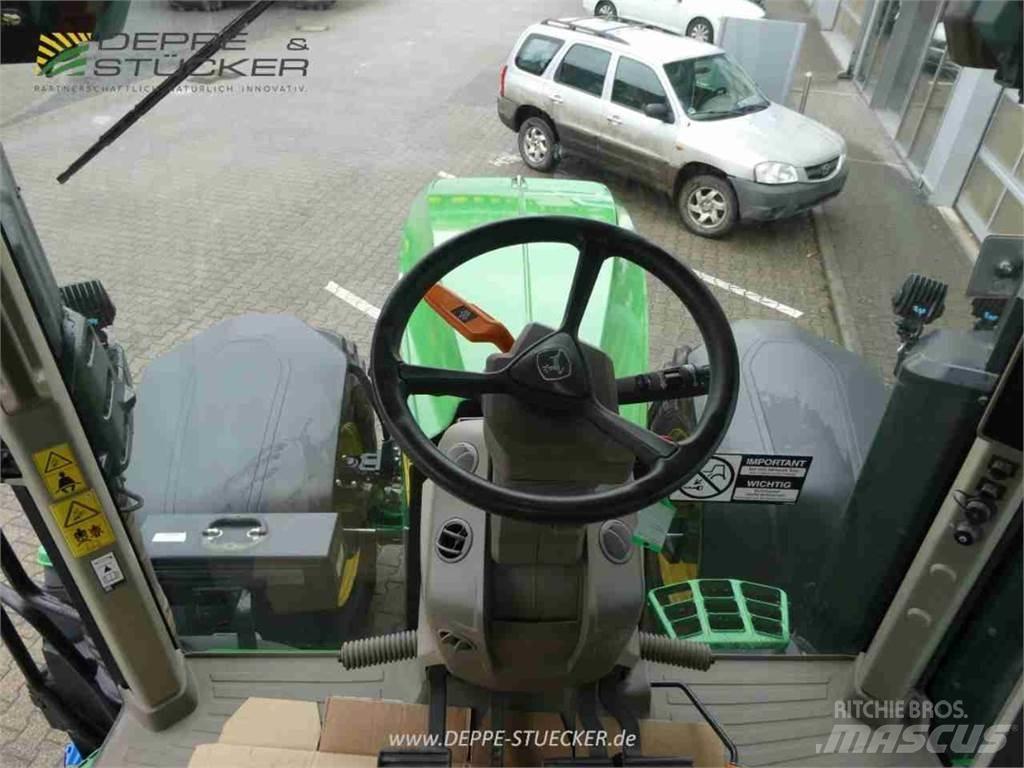 John Deere 7R 330 Tractoare