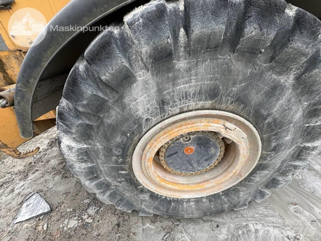 Ljungby L 25 Incarcator pe pneuri
