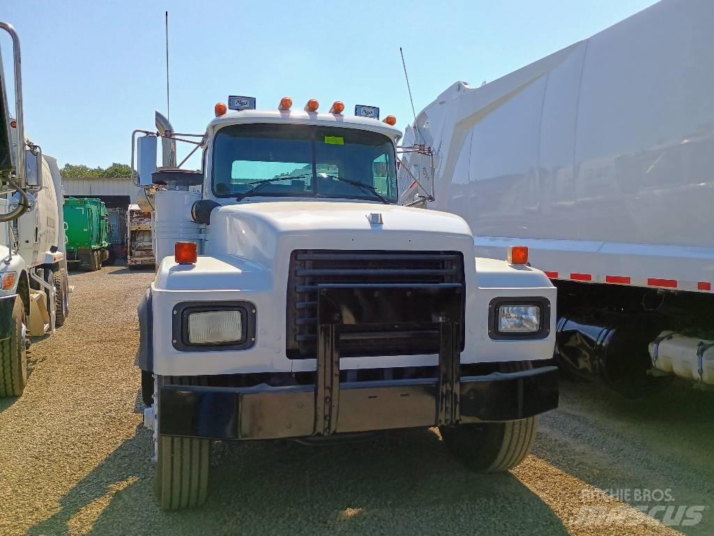 Mack RD 688 S Camion de deseuri