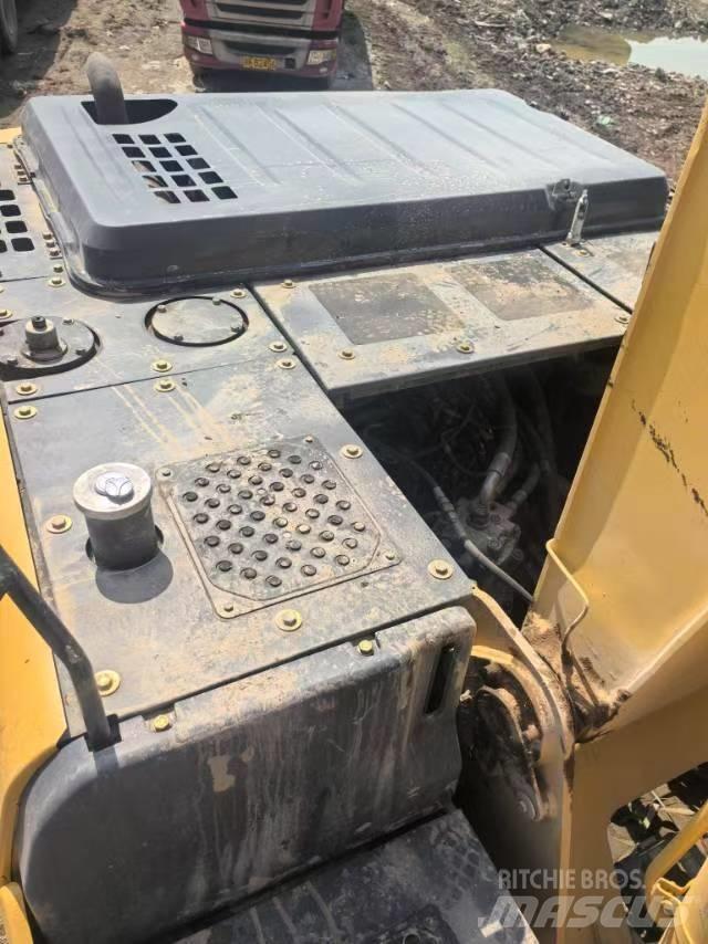 Sumitomo SH200-5 Excavatoare pe șenile
