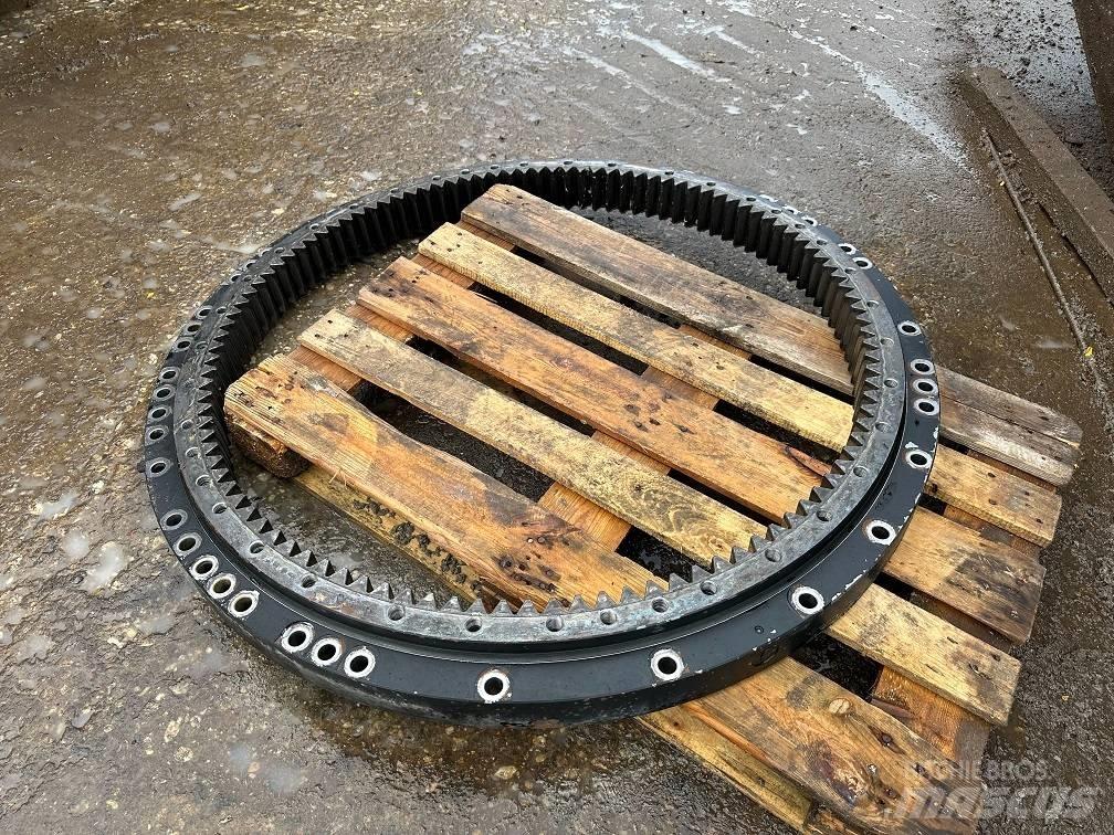 CAT 323 slew ring Axe