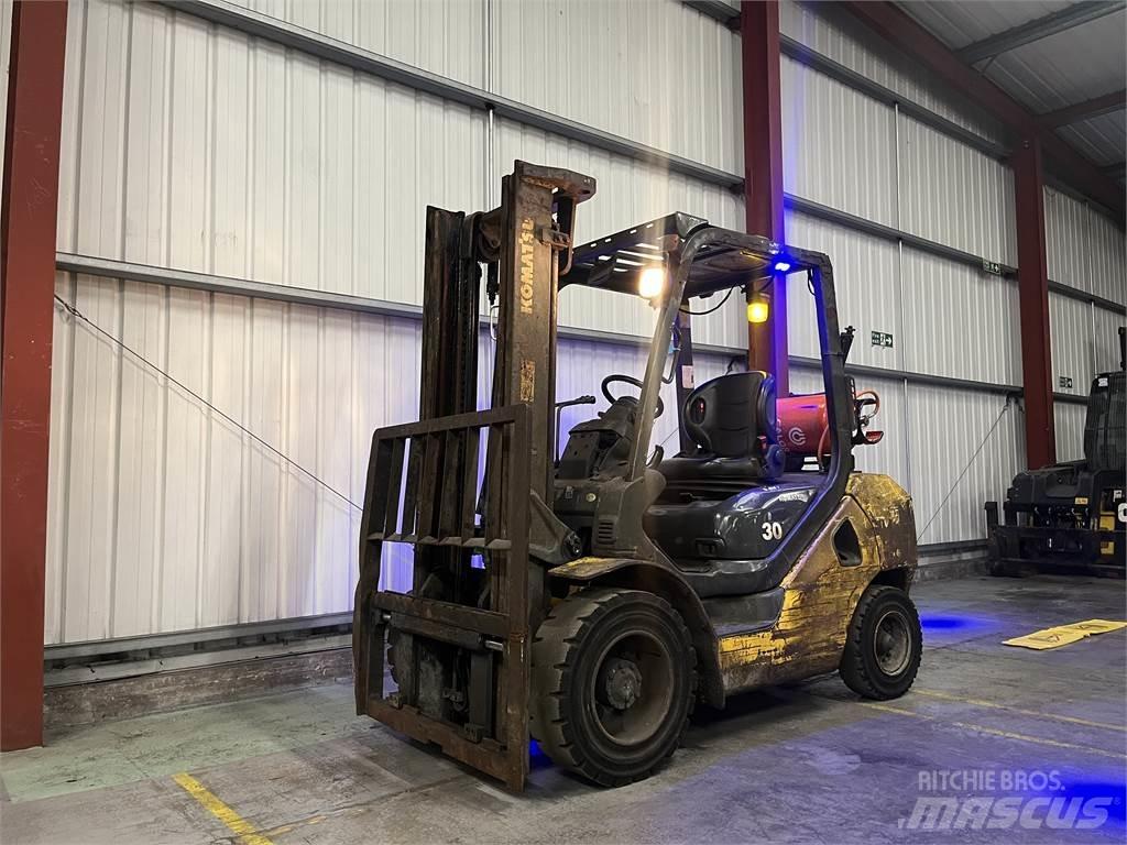 Komatsu FG30T-17 Stivuitor GPL