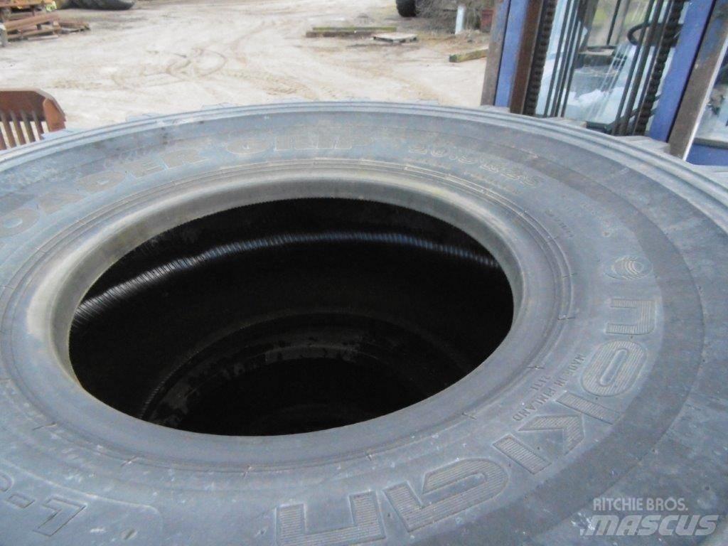 Nokian 20,5x25 Anvelope, roti si jante