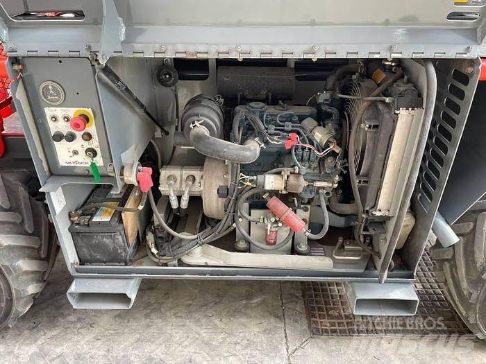 SkyJack SJ6832RT Platforme foarfeca