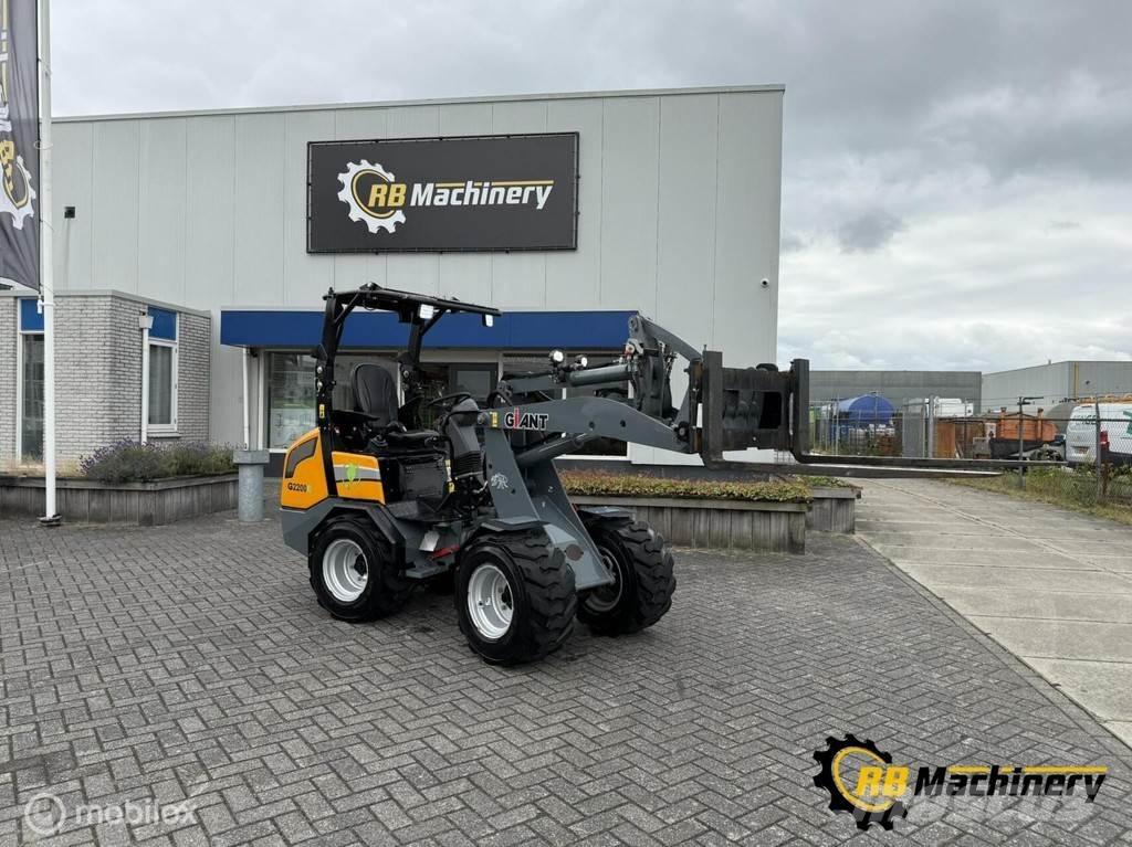 GiANT G2200E Incarcator pe pneuri