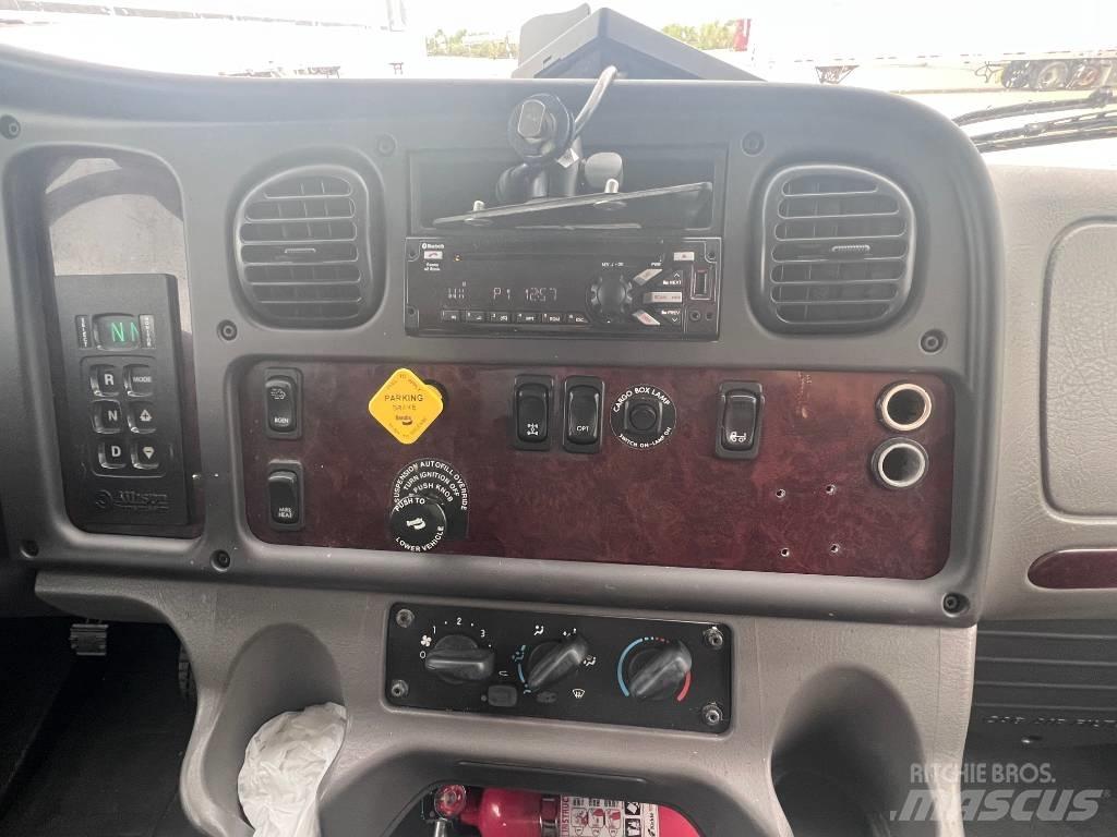 Freightliner M 106 Autocamioane