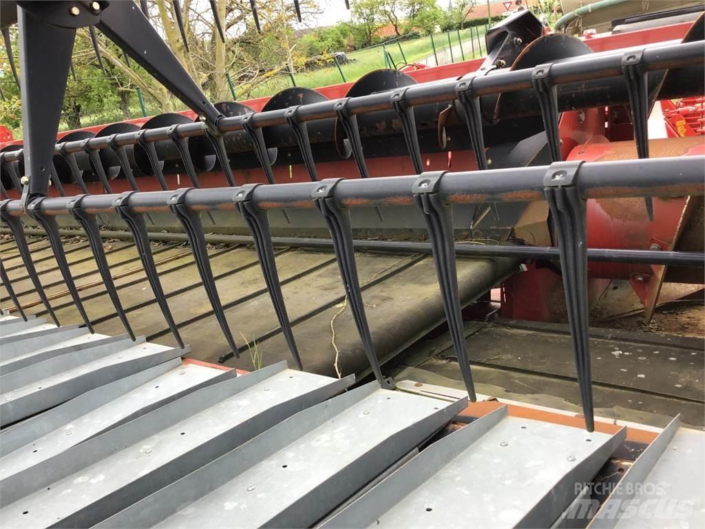 Case IH 3100 Combine capete pentru culegatoare