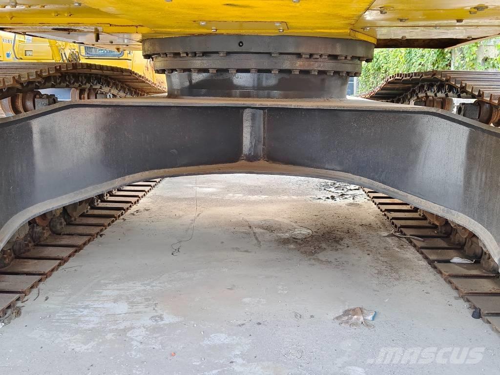 Komatsu PC 220-7 Excavatoare pe șenile
