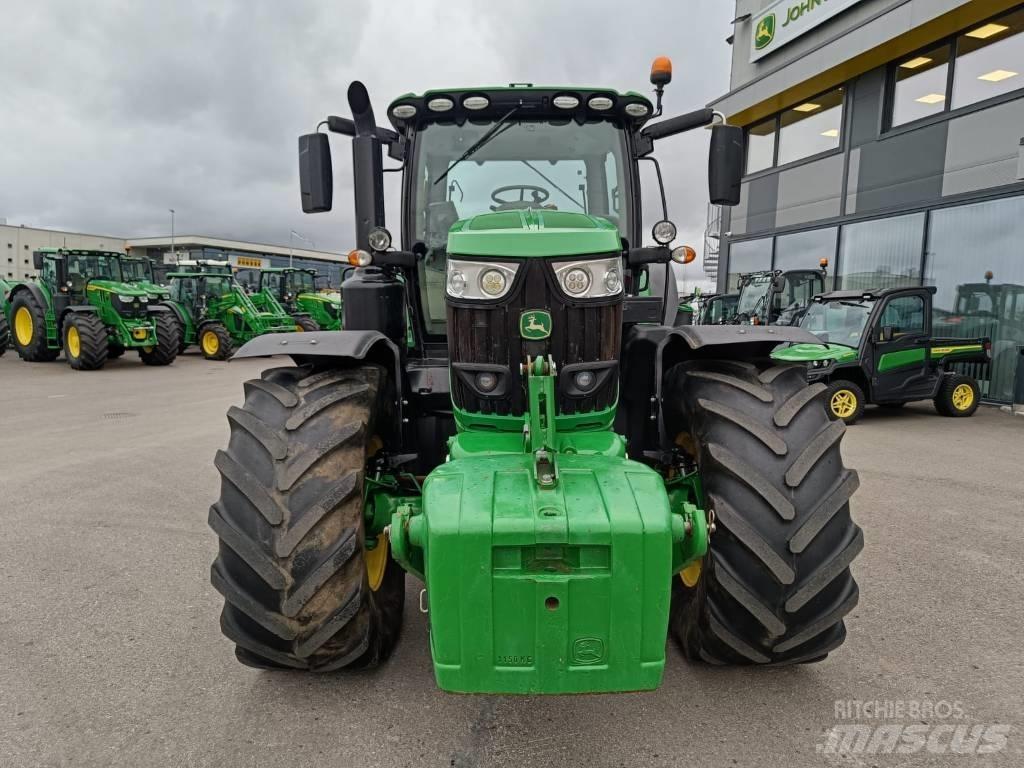John Deere 6215 R Tractoare
