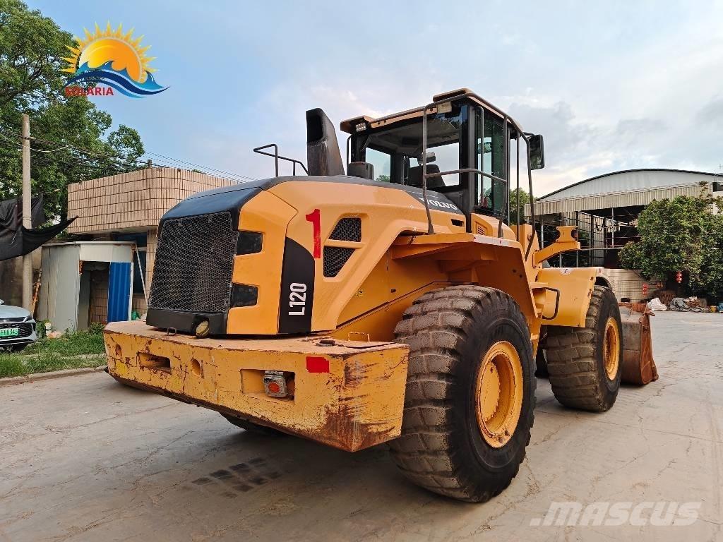 Volvo L 120 Incarcator pe pneuri
