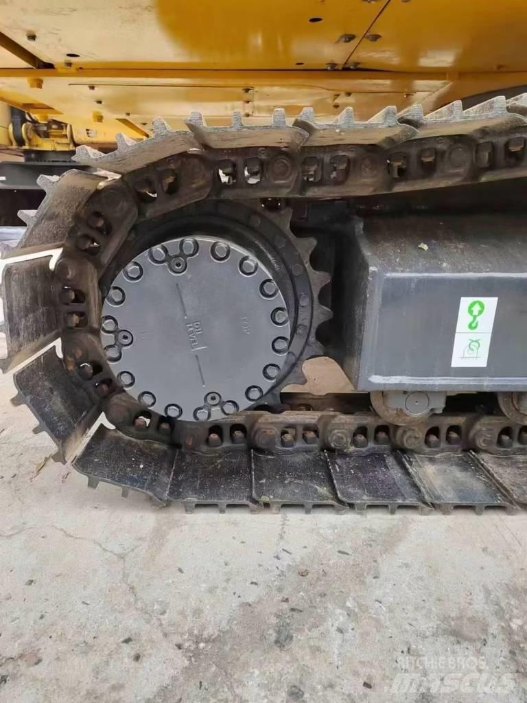 Komatsu PC 200-8 Excavatoare pe șenile
