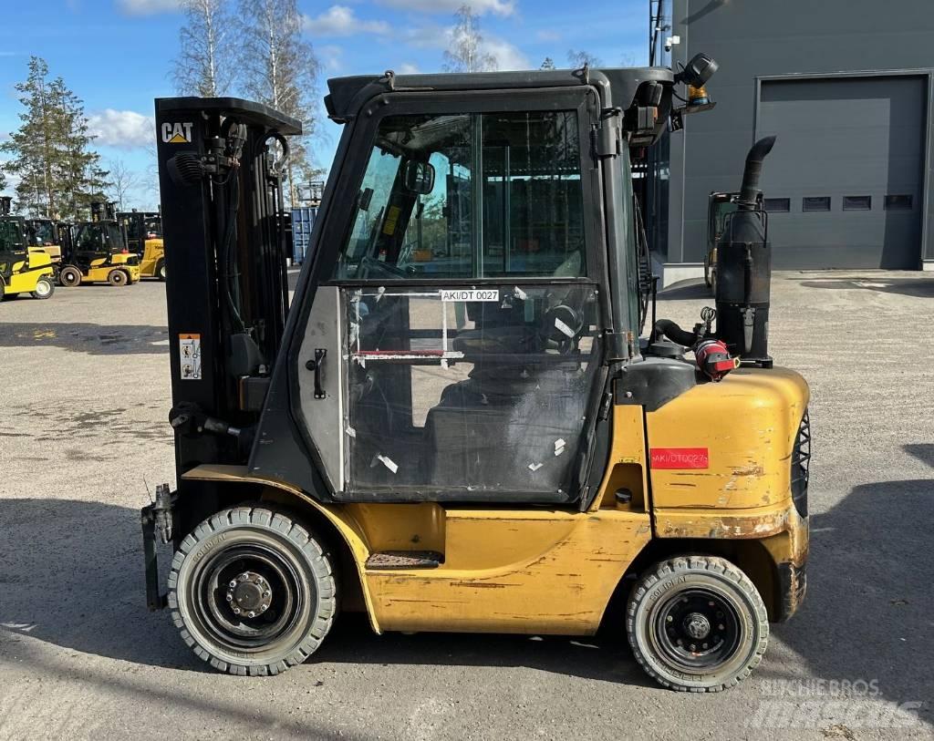 CAT DP 25 K Stivuitor diesel