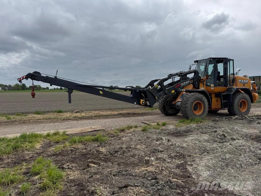 CASE 721F Incarcator pe pneuri