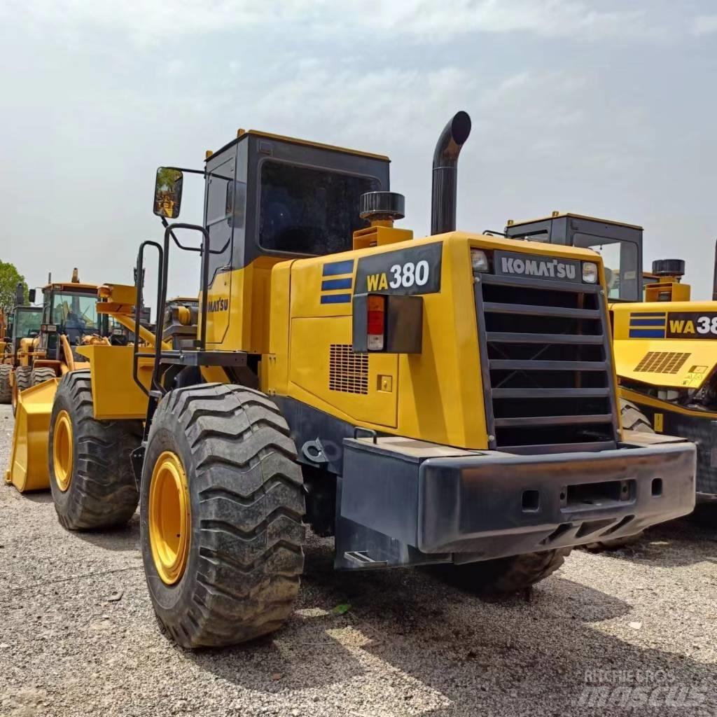 Komatsu WA 380 Incarcator pe pneuri