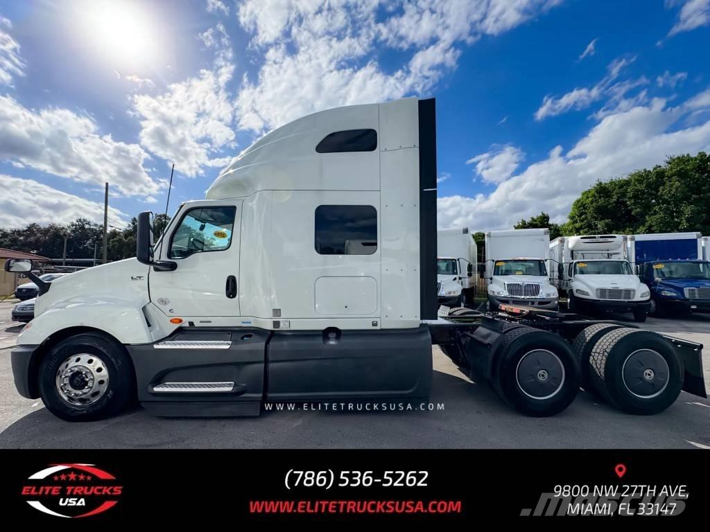 International LT Autotractoare