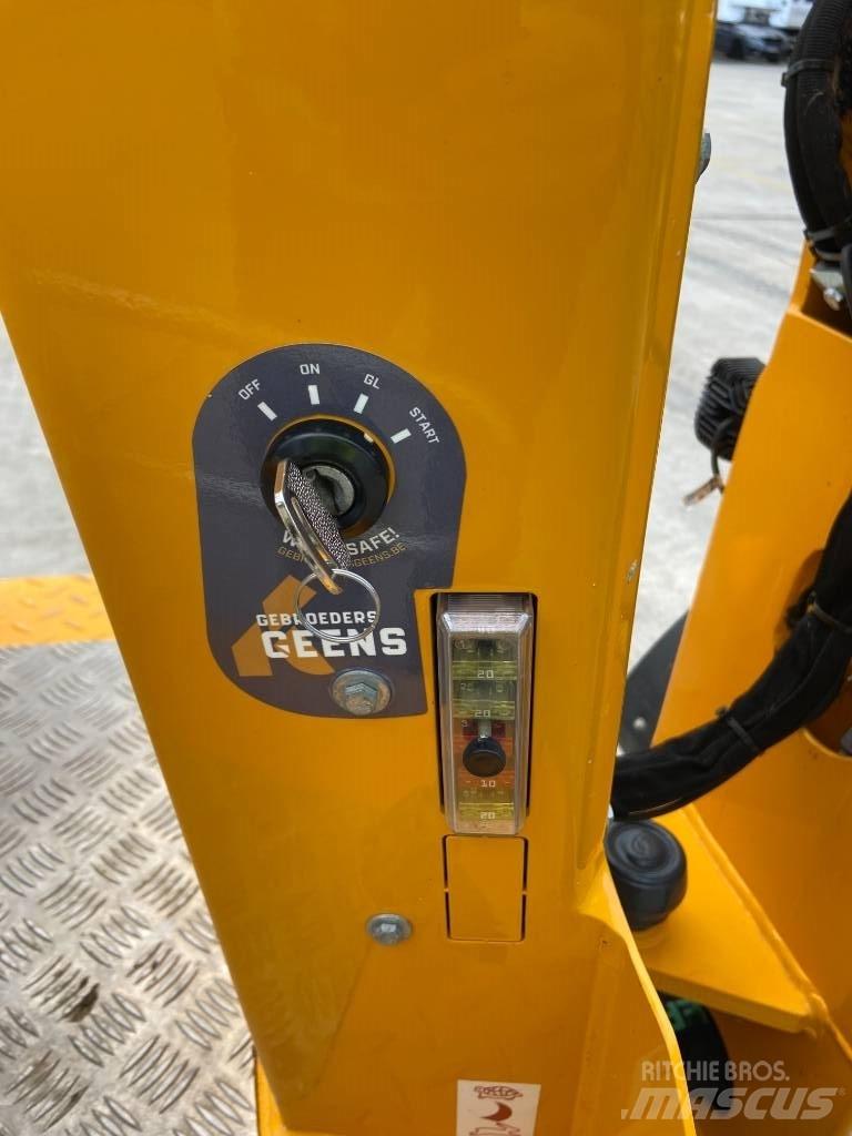 Knikmops KM 100 Incarcator pe pneuri