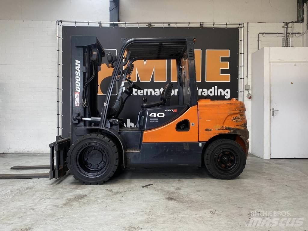 Doosan D40SC-5 Stivuitor diesel