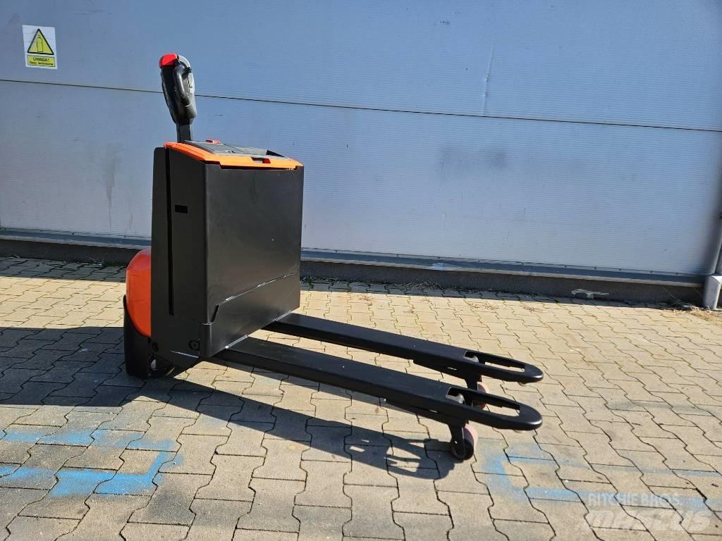 BT LWE 140 Transpaleta manuala