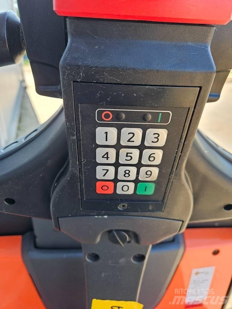 BT LWE 140 Transpaleta manuala