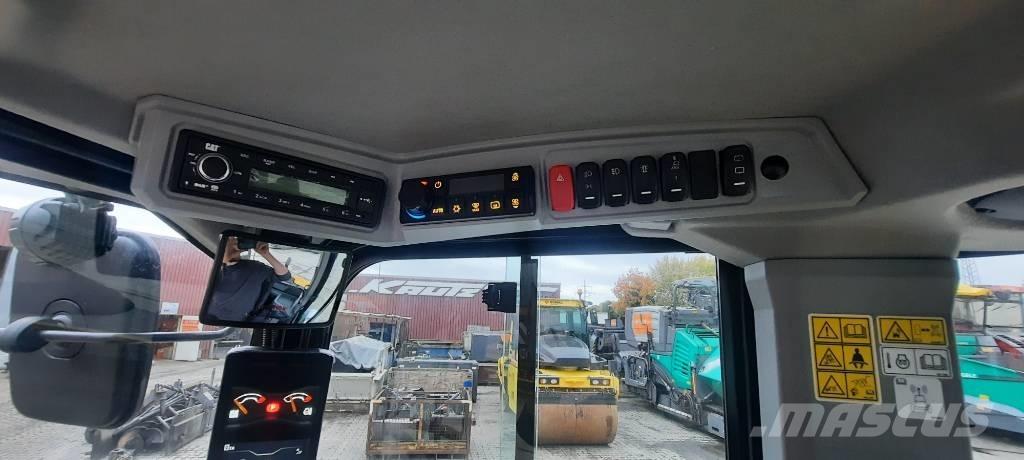 CAT 906 Incarcator pe pneuri