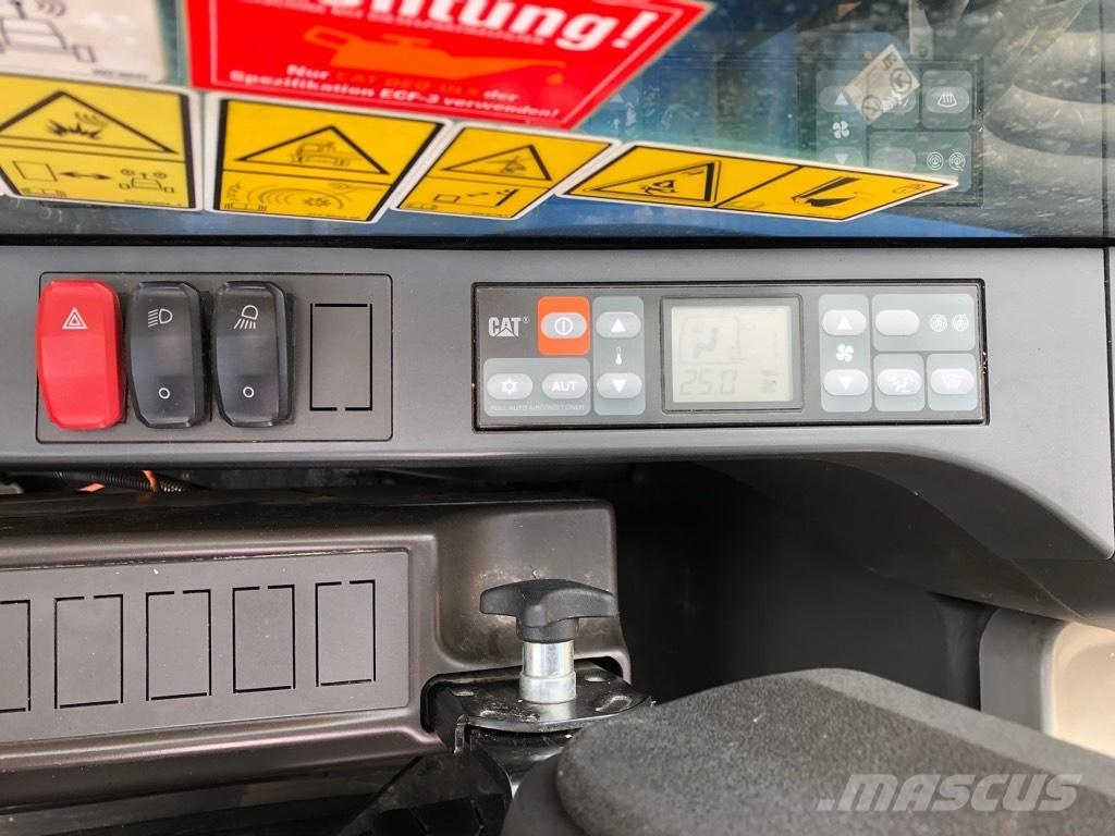CAT M 318 F Excavatoare cu roti
